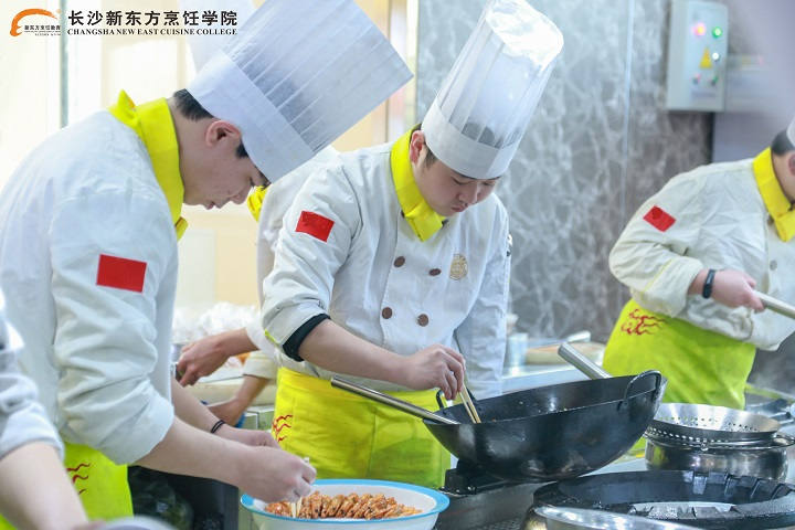 <b>为什么湖南厨师培训学校的学费价格差距这么大？原因在这里！</b>