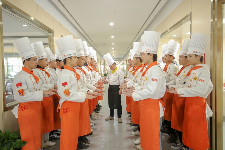 <b>湖南厨师培训学校厨师专业都有哪些课程？</b>