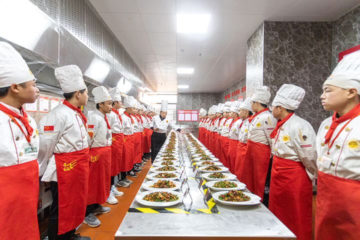 <b>【专业推荐】华体会体育的两年制大厨精英专业</b>
