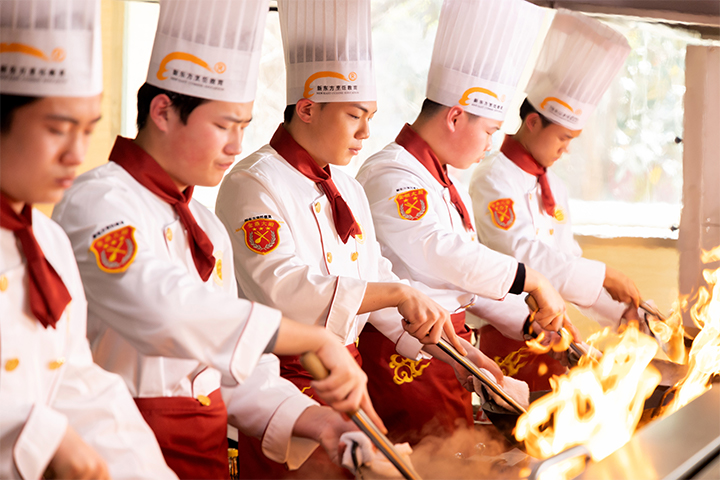 <b>长沙新东方大厨教您厨房神技，让做饭更美味！</b>