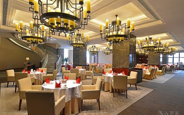 <b><font color='#565555'>湖南隆华国际酒店――中餐厨师、西餐厨师</font></b>